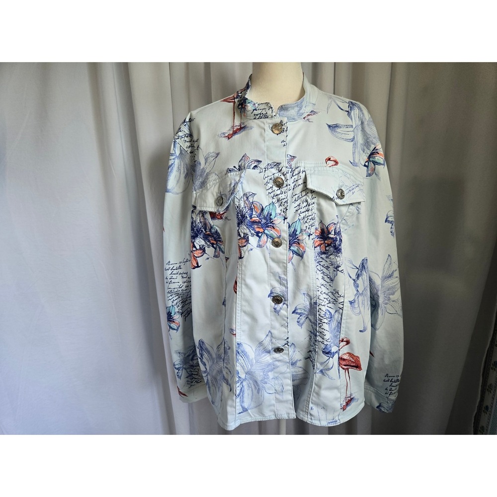 Chicos Bon Voyage Sateen Jacket Light Blue Flamingo Floral Script Print Size 4 - Picture 2 of 13